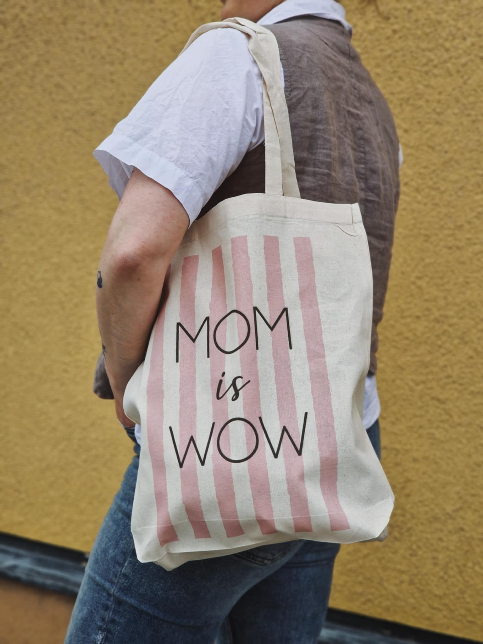 Tygpåse "MOM is WOW" 