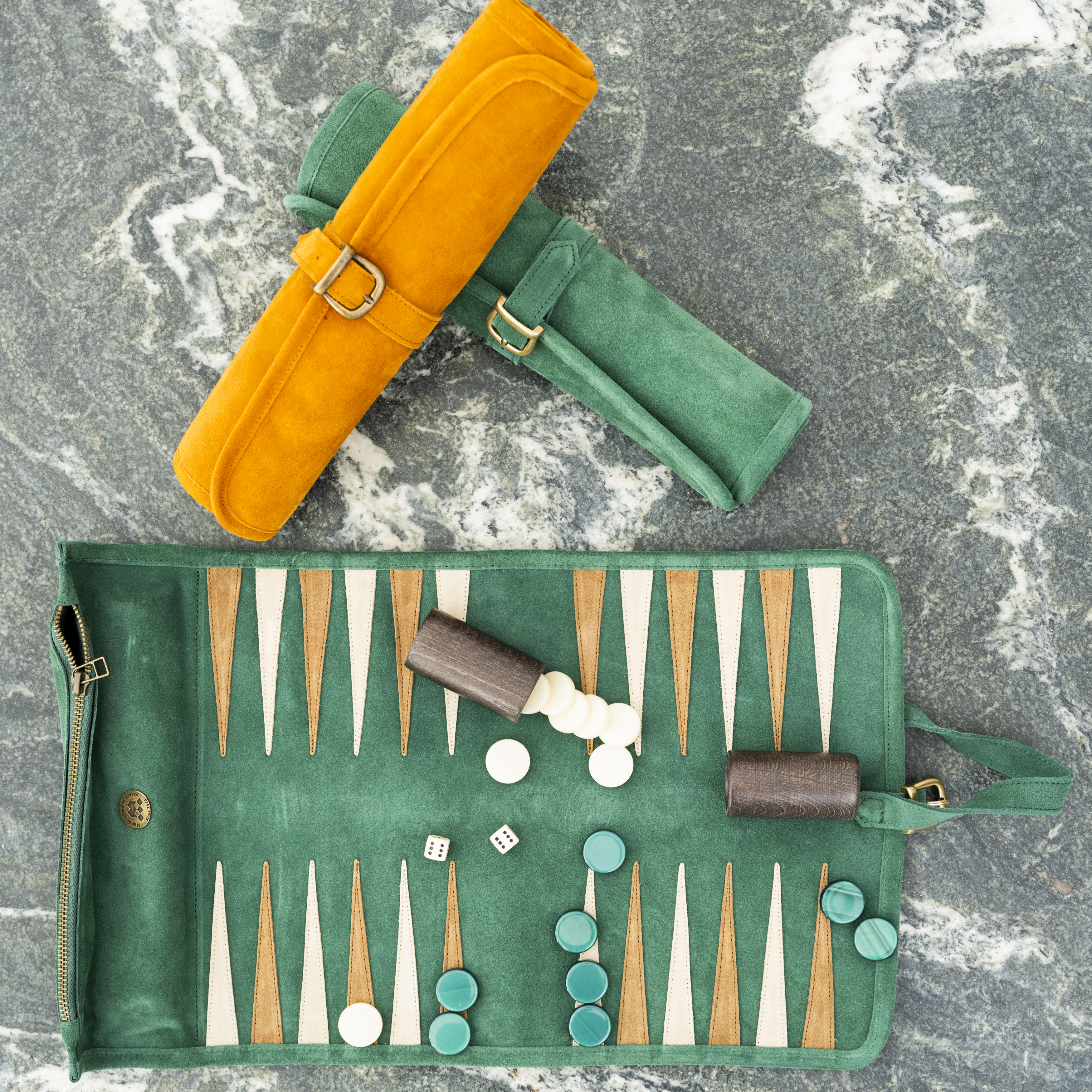 Travel size leather Backgammon - grön