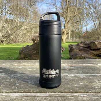 Termos svart design Skog i trädgården