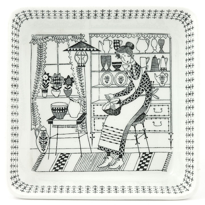 Raija Uosikkinen (Emilia 1959) Quadratic Bowl  with Graphic Motif 14 cm (6)