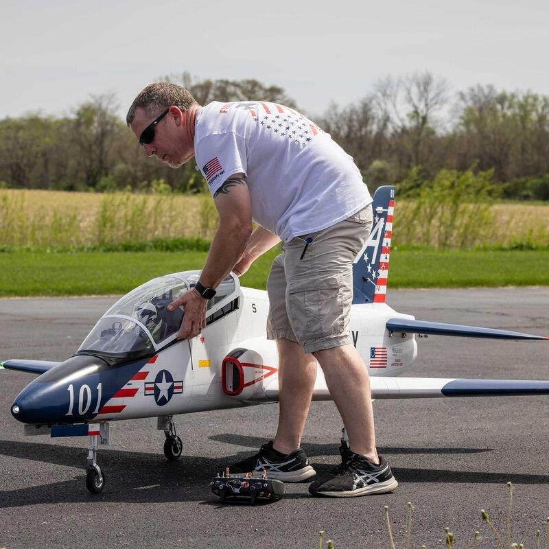 Hangar 9 Hawk/T-45 140-160N Turbine Jet ARF - 27