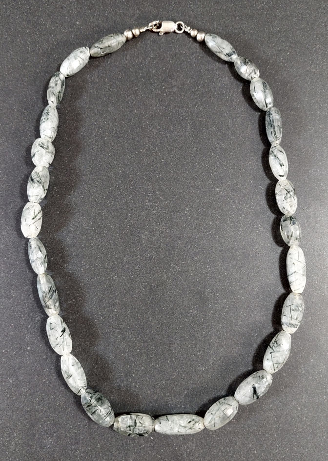 Halsband med Turmalinkvarts - Avlång Pärla
