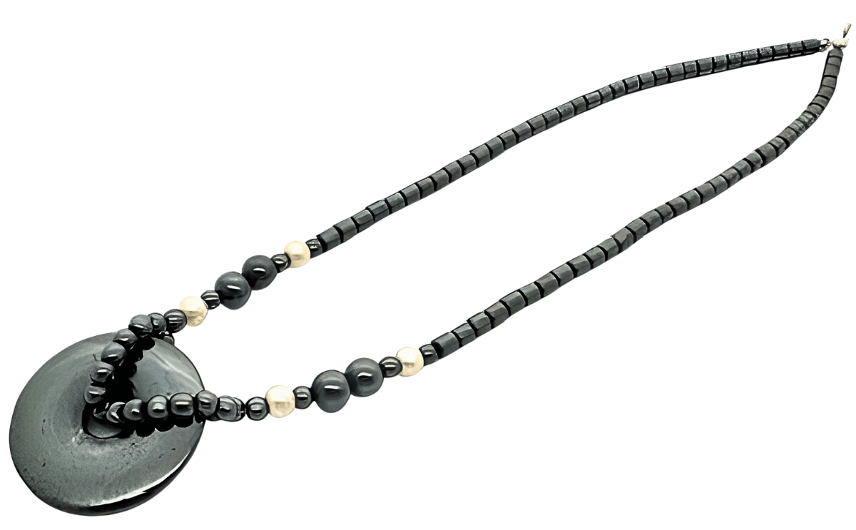 Halsband med Hematit Donut och vit pärlor - 2