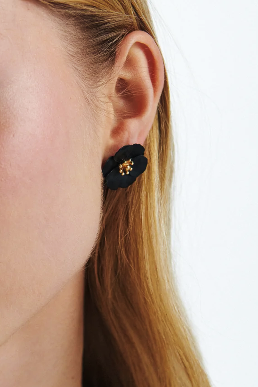 BOW19 Flower Small Earrings Black - 2