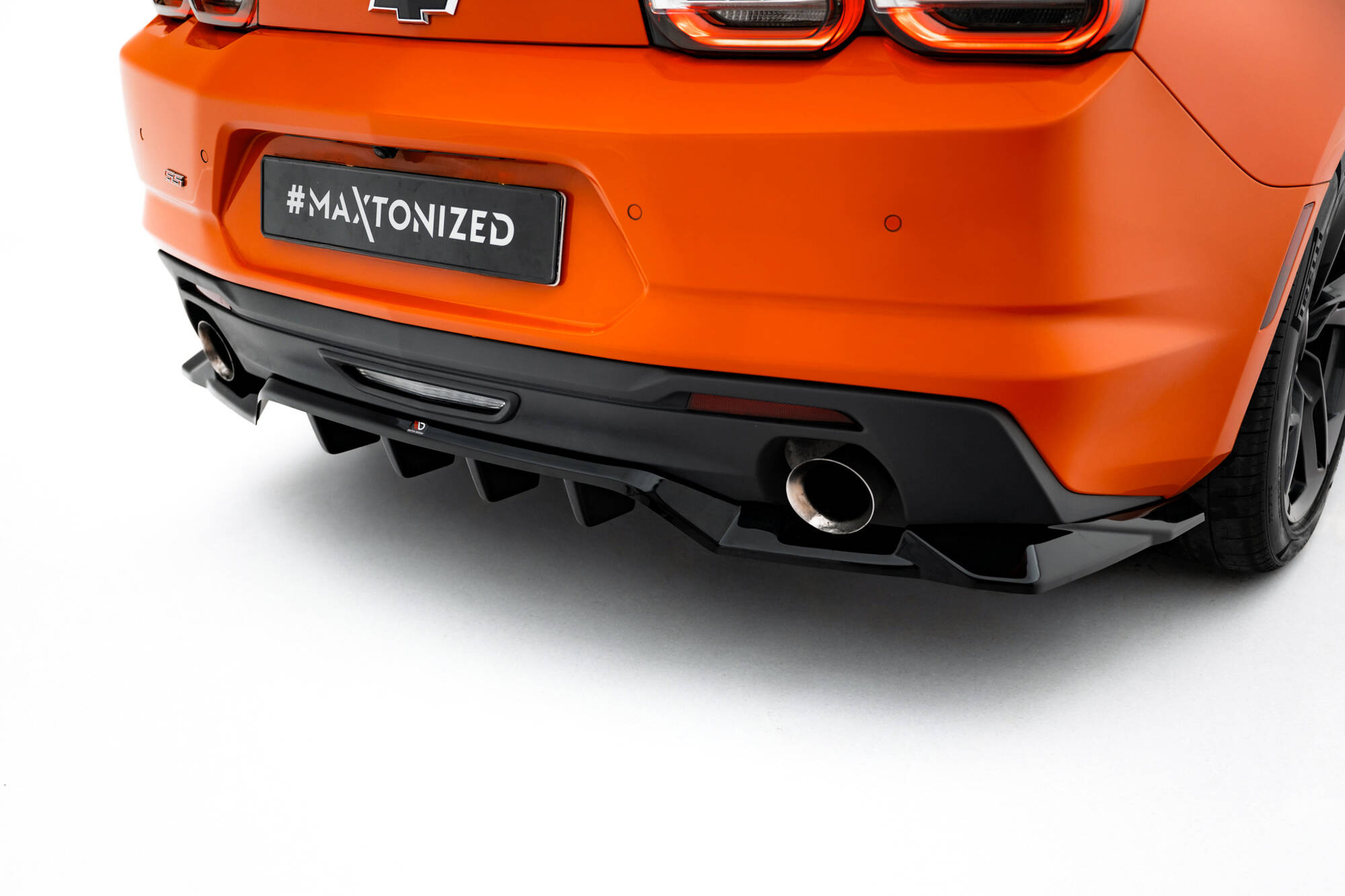 Maxton - Rear Splitter (with vertical bars) Chevrolet Camaro SS Mk6 Facelift