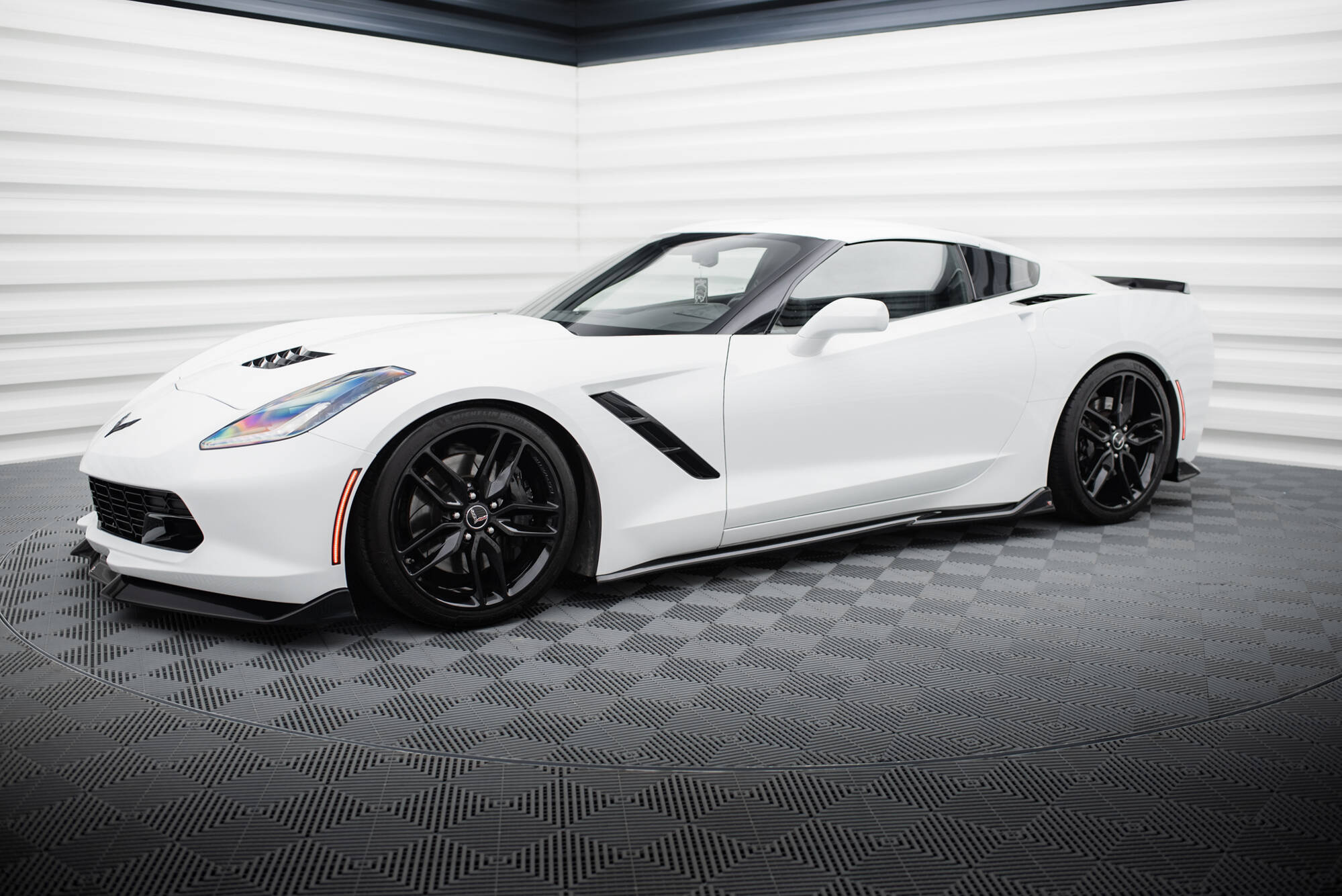 Maxton - Side Skirts Diffusers V.2 Chevrolet Corvette Stingray C7 - 2