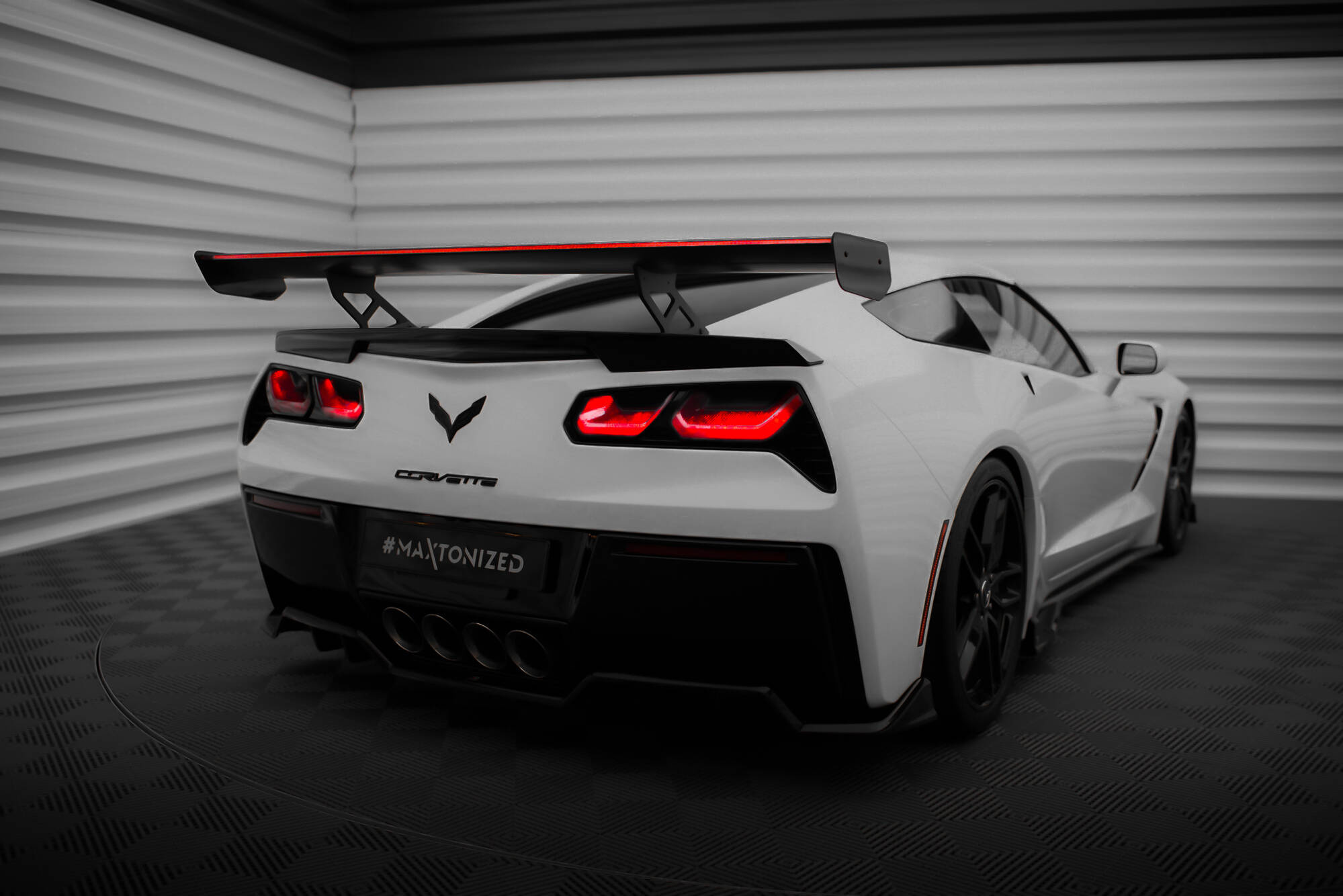 Maxton - Carbon Spoiler With Internal Brackets Uprights + LED Chevrolet Corvette Stingray / Grand Sport C7 - 2