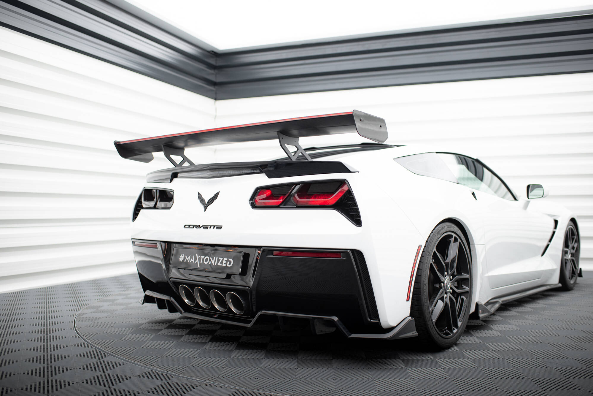 Maxton - Carbon Spoiler With Internal Brackets Uprights + LED Chevrolet Corvette Stingray / Grand Sport C7 - 3