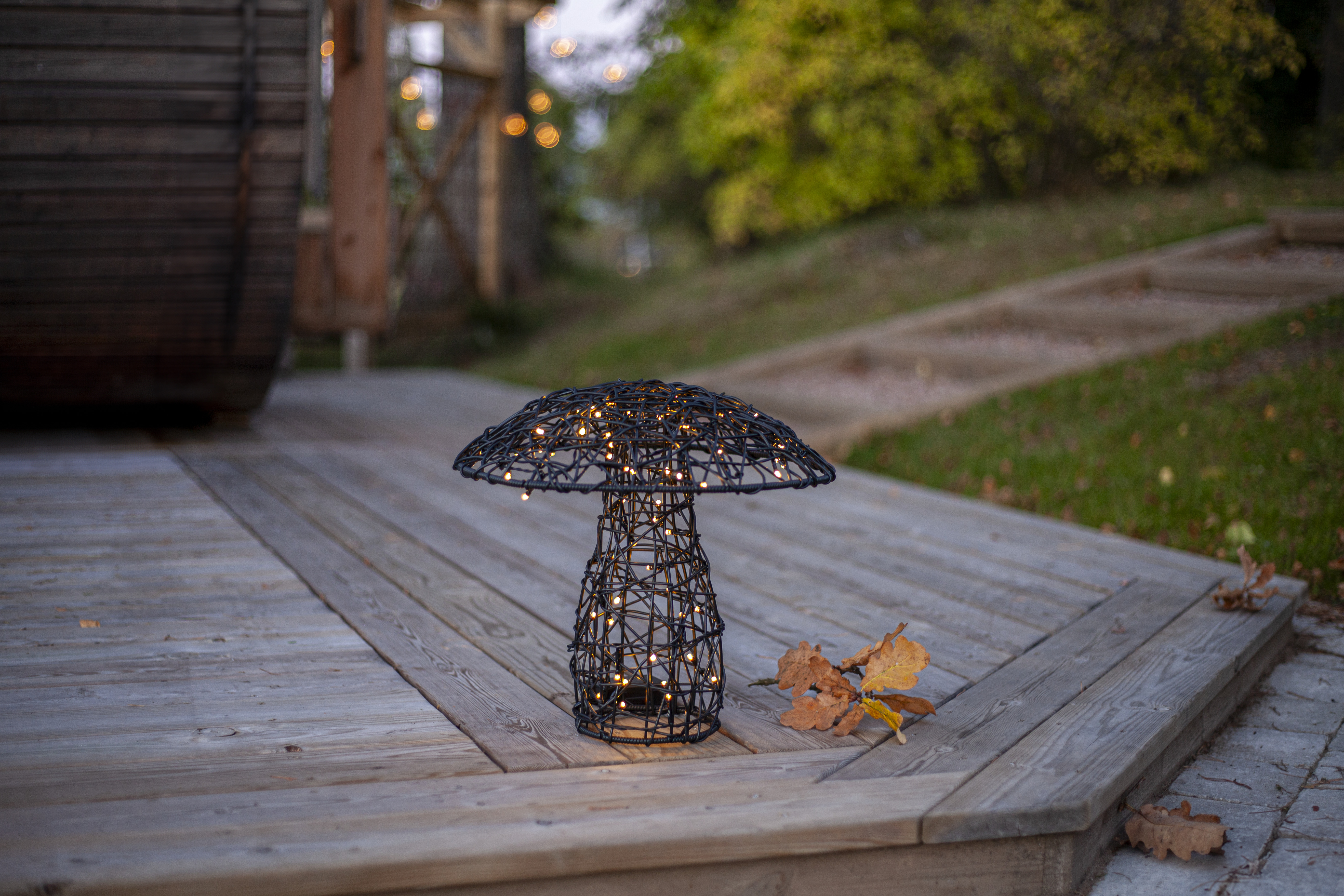 Lamp - Mushroom - Outdoor decoration - Battery-powered - Timer - 37x34 cm - 2