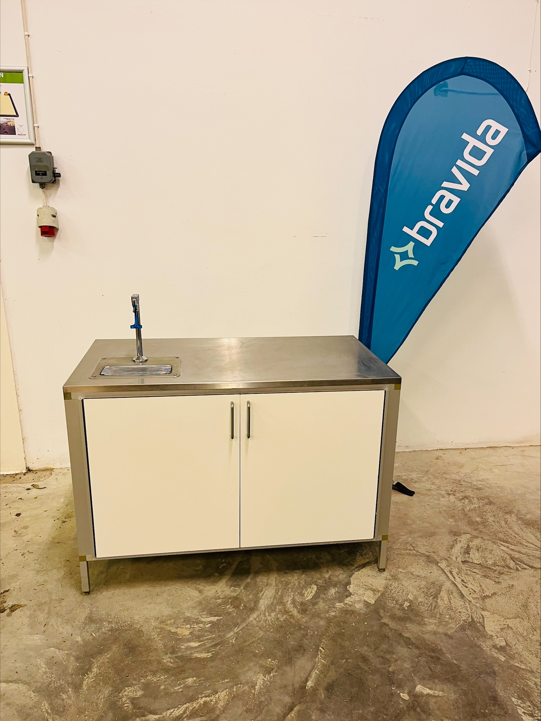 Dryckesbänk L1200 D650 H850 mm