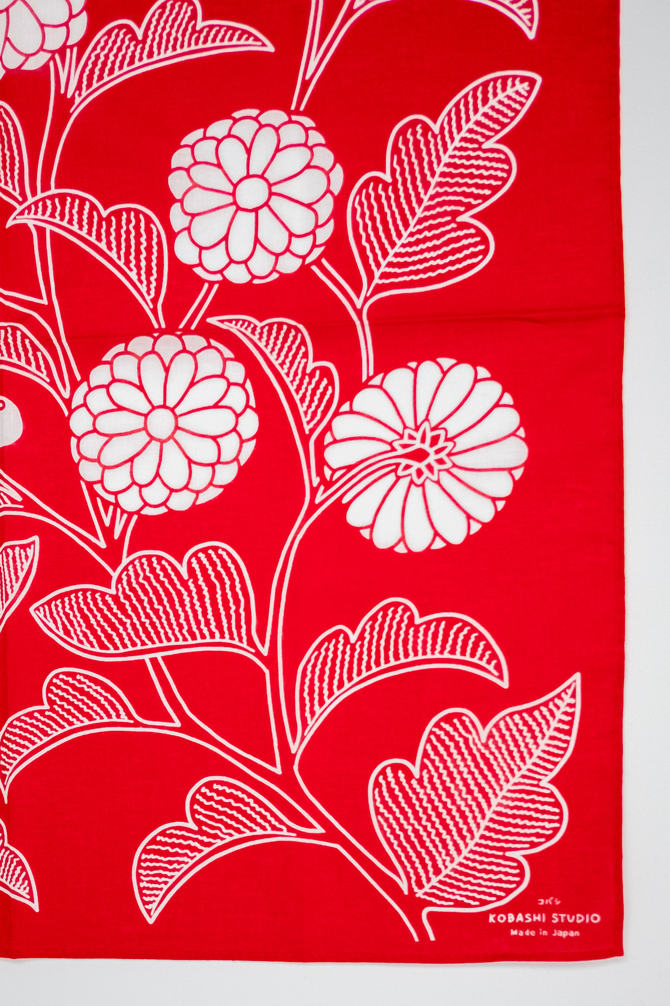 Kobashi Studio - Chrysanthemum Bandana Red Skinku - 5
