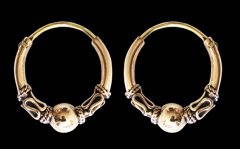 17 mm. Fantastiska öronringar i brons.