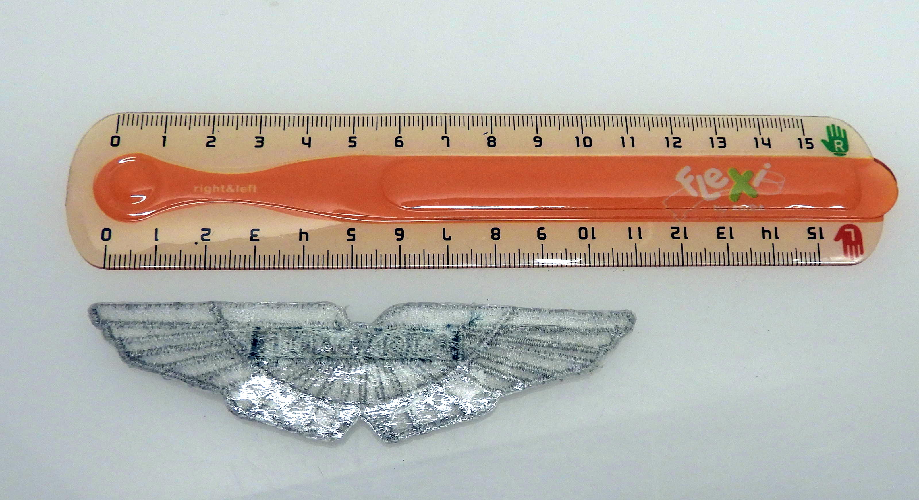 Broderat Aston Martin märke 11 cm - 2
