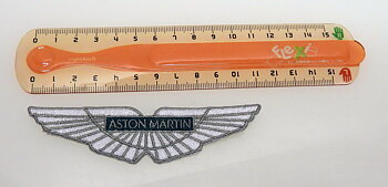 Broderat Aston Martin märke 11 cm