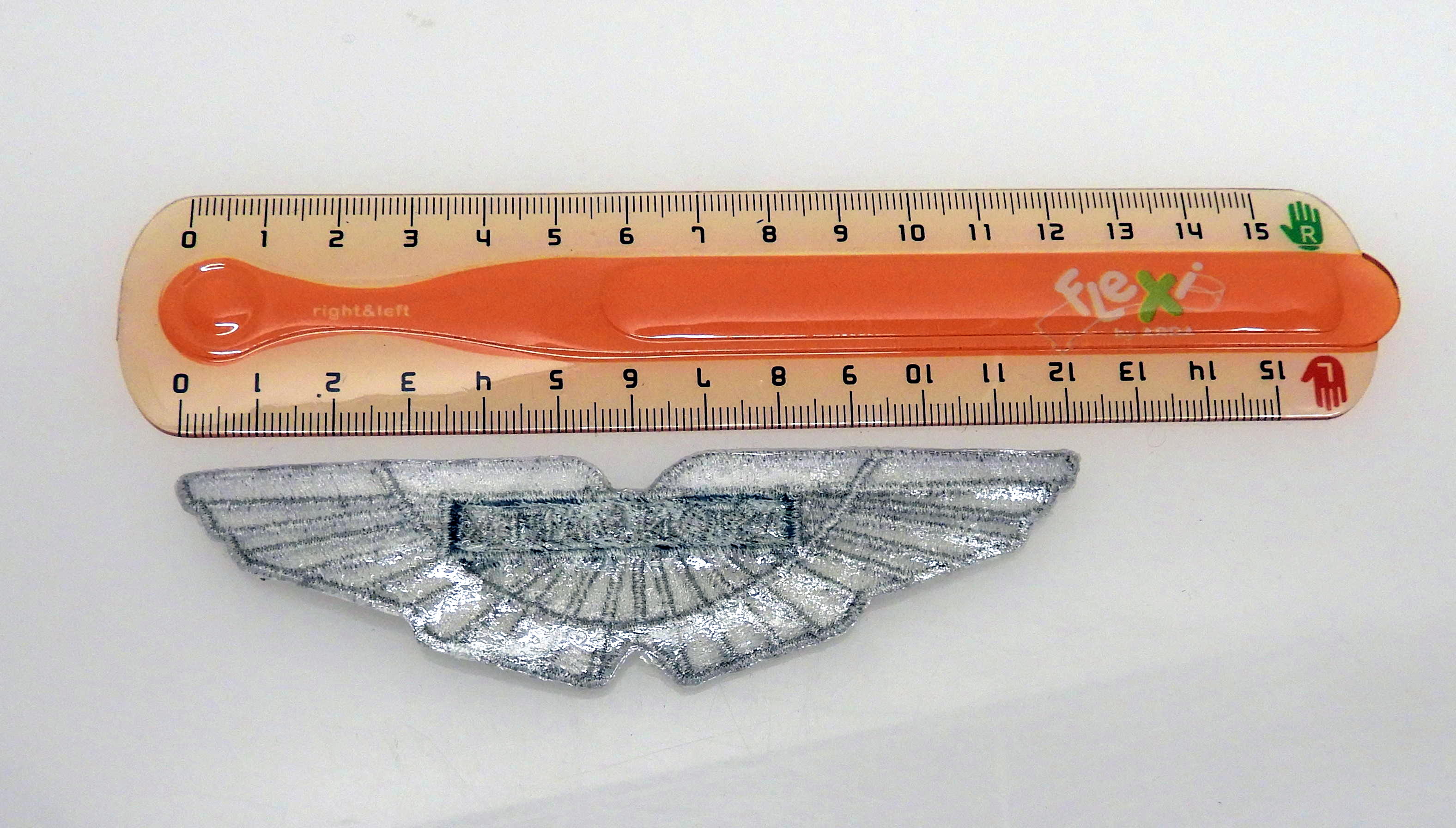 Broderat Aston Martin märke 12,1 cm - 2