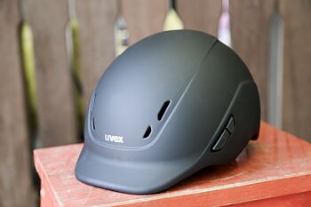 Ridhjälm Uvex Kiddox matt svart