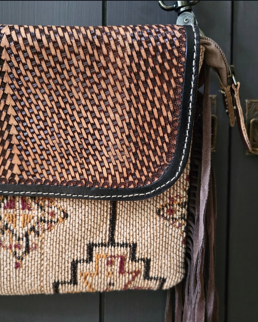 Crossbody Bag Skinnväska - Woven & Fringes - 3