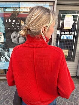 PetiteKnit Scarlet Sweater (23 m st 3)