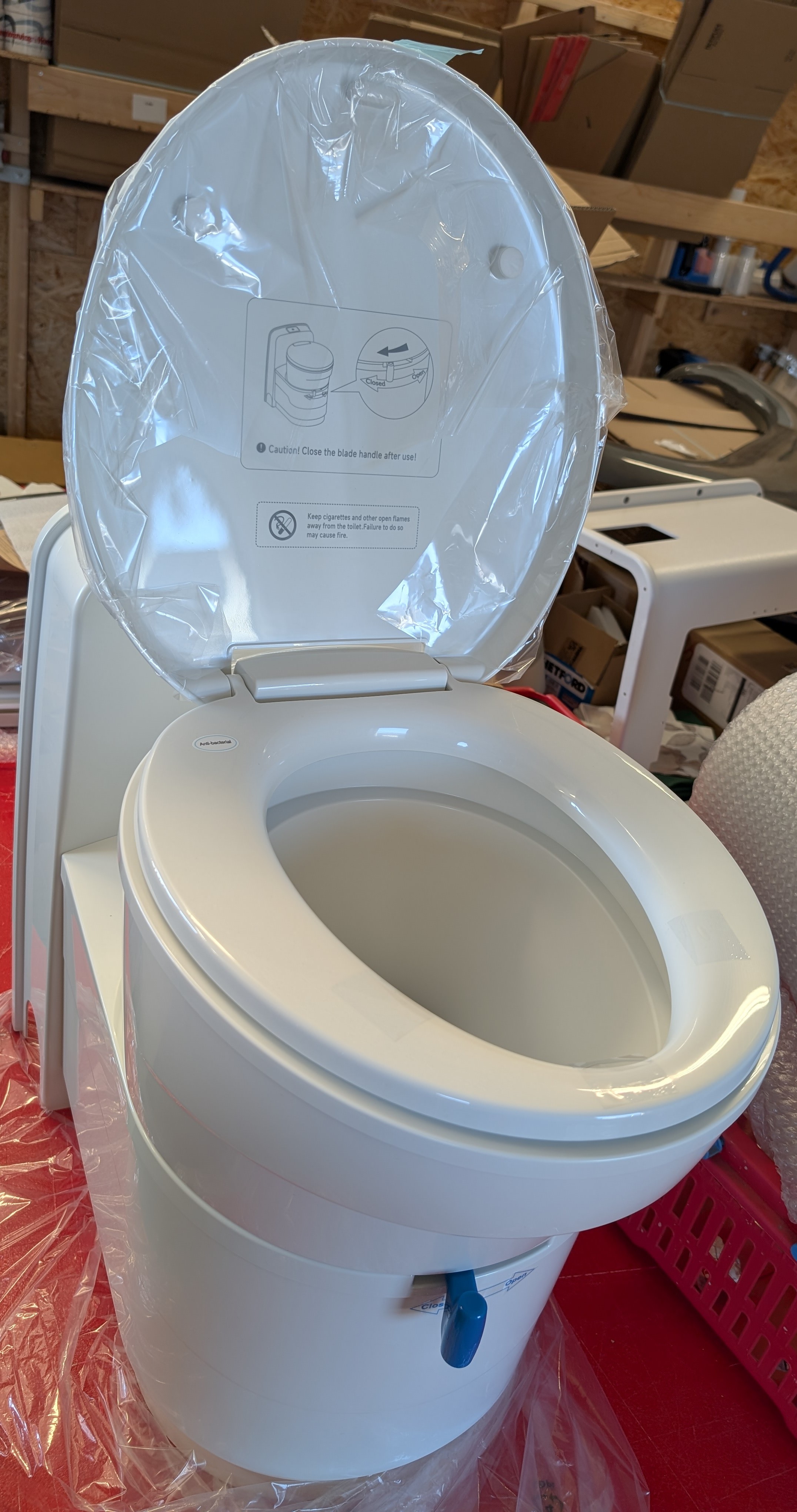 CT2000 Casette Toilet - 3