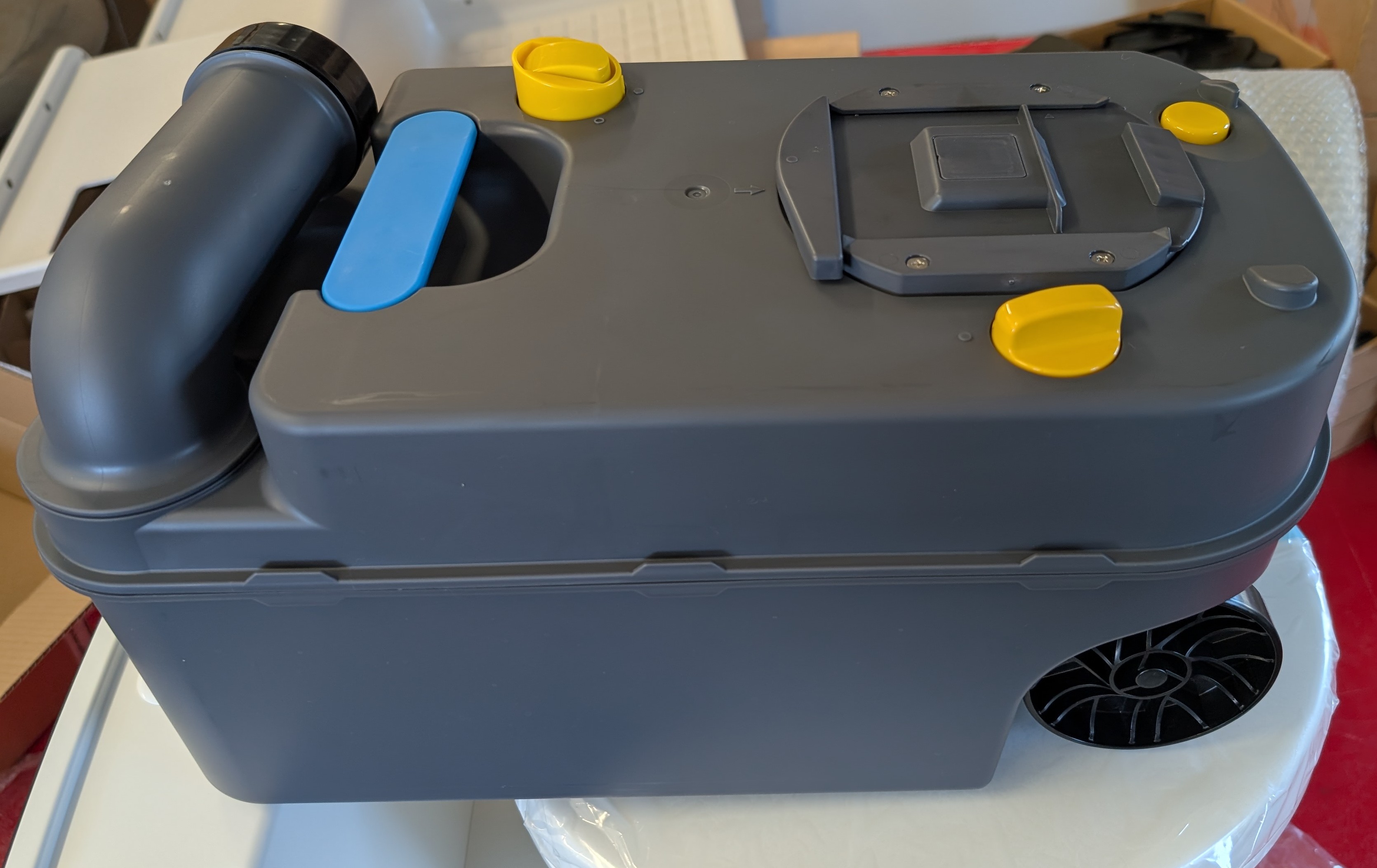 CT2000 Casette Toilet - 5