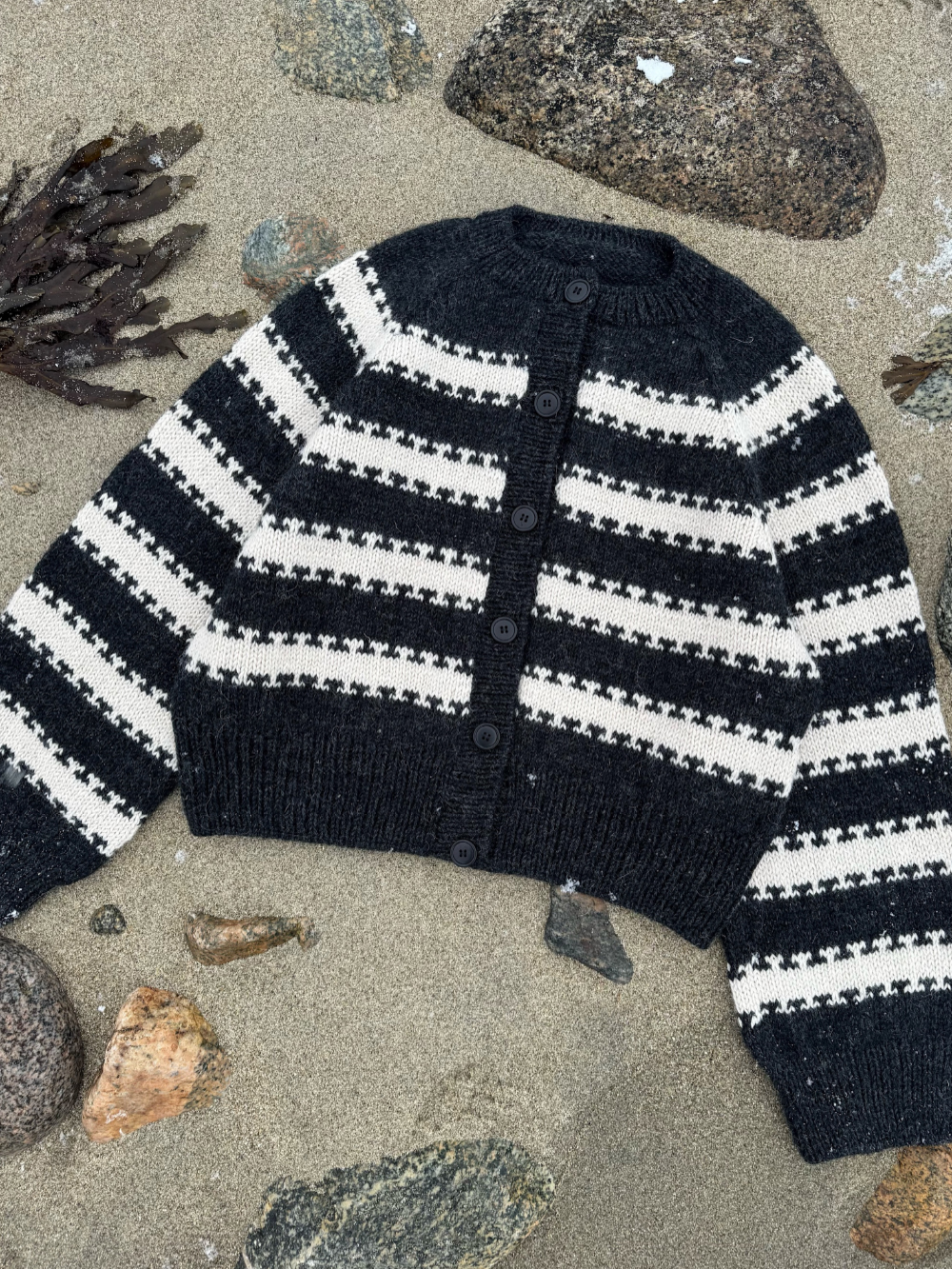 PetiteKnit Key Cardigan (18 m mönster st 4,5) - 2