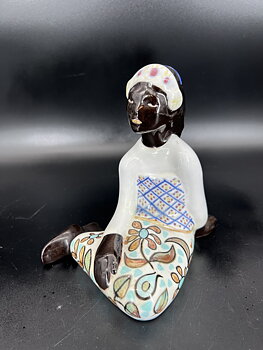Upsala Ekeby UE  "Sitting woman " Mari Simmulson