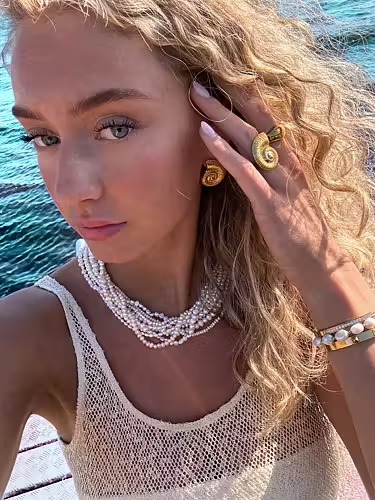 Shell Earring - Gold - By Jolima