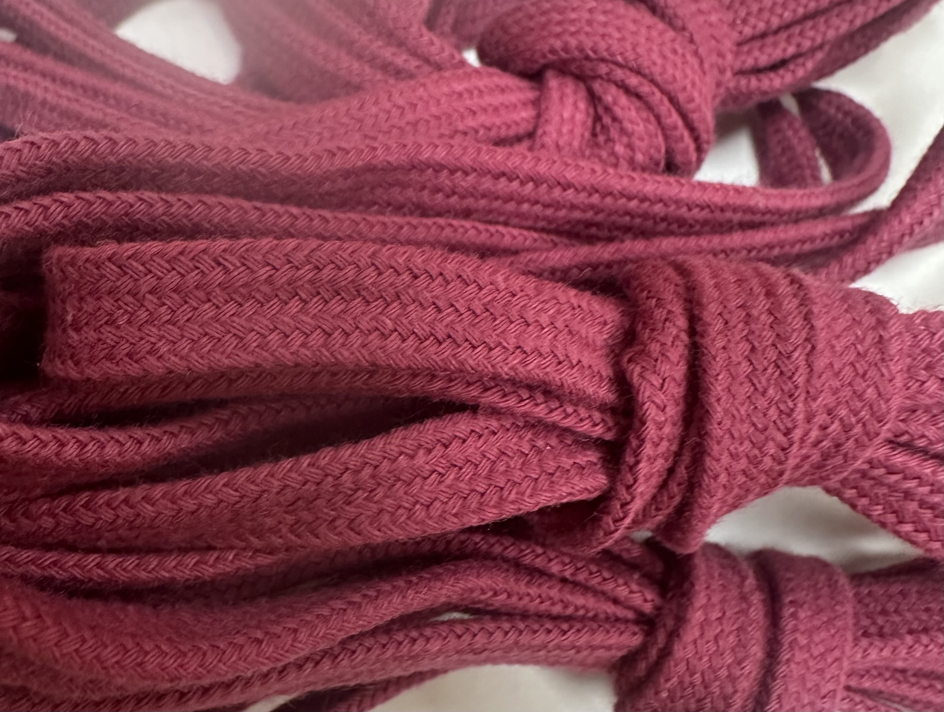 Skosnören 110  cm, cherry