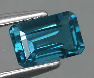 Topacio azul Londres suelto natural de talla esmeralda de primera calidad