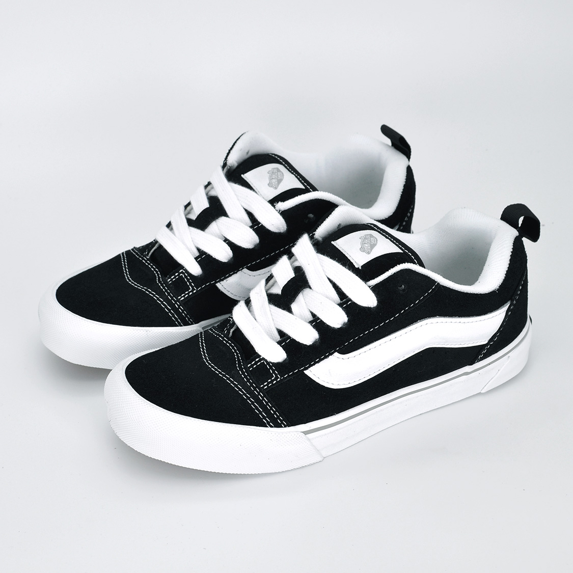 Vans Junior/Kids - Knu Skool Black/White - 2