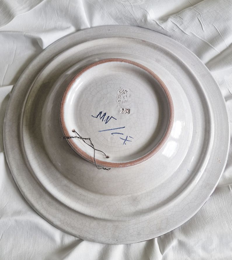 Wibom Maggie S:t Eriks lervarufabrik wall dish hand painted - 2