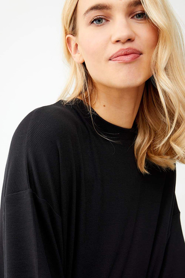 Movesgood - Julia Top Black - 3