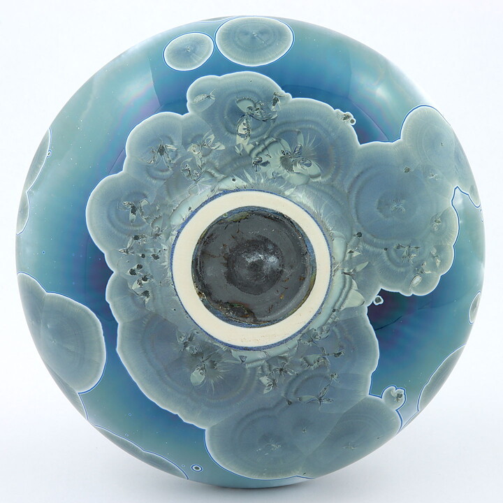 Isak Isaksson (2020) Unique Discus Vase with Blue Crystalline Glaze 19/10 cm