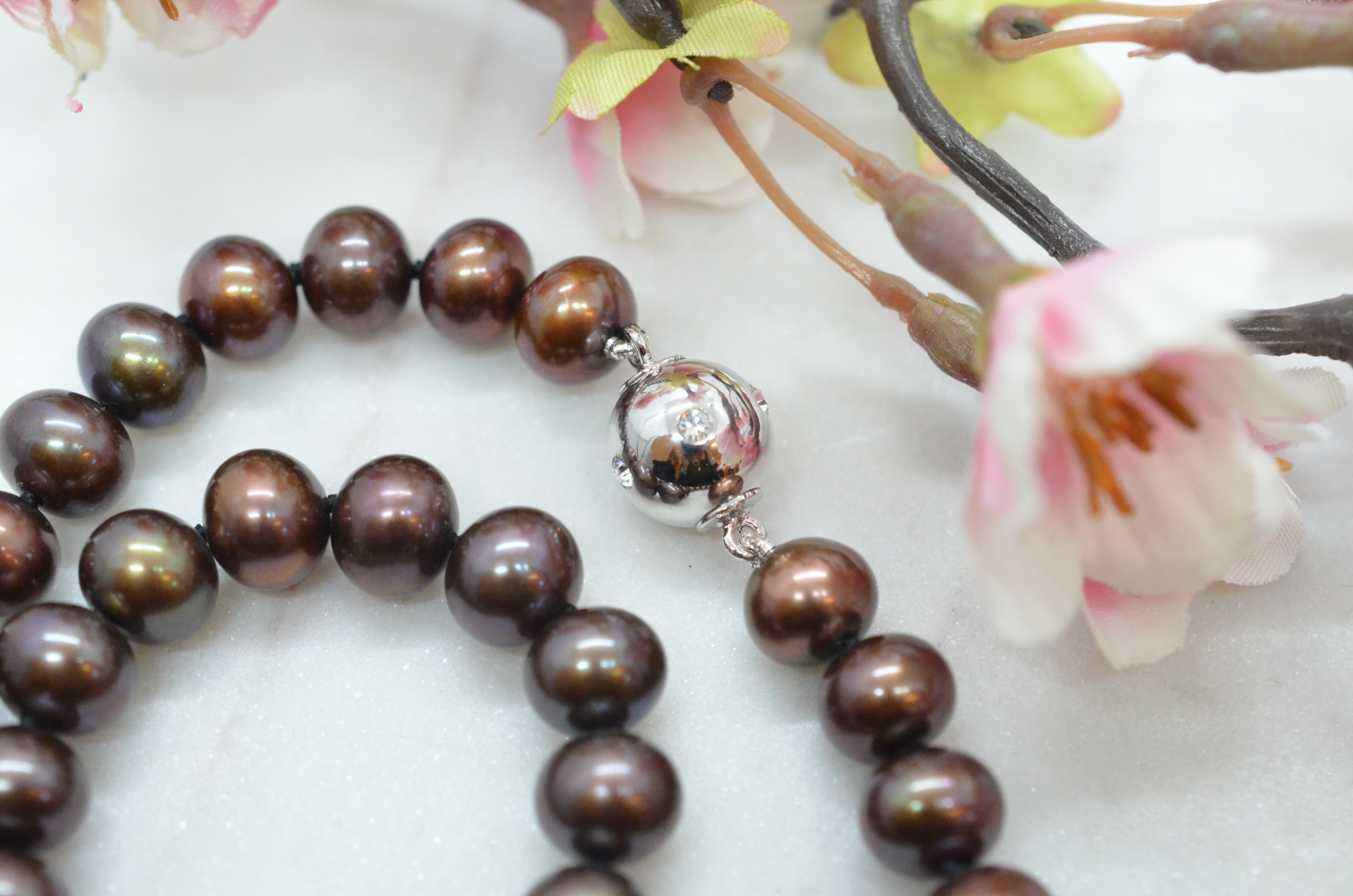 Pearl necklace with colored freshwater pearls in brown-green shade - 4