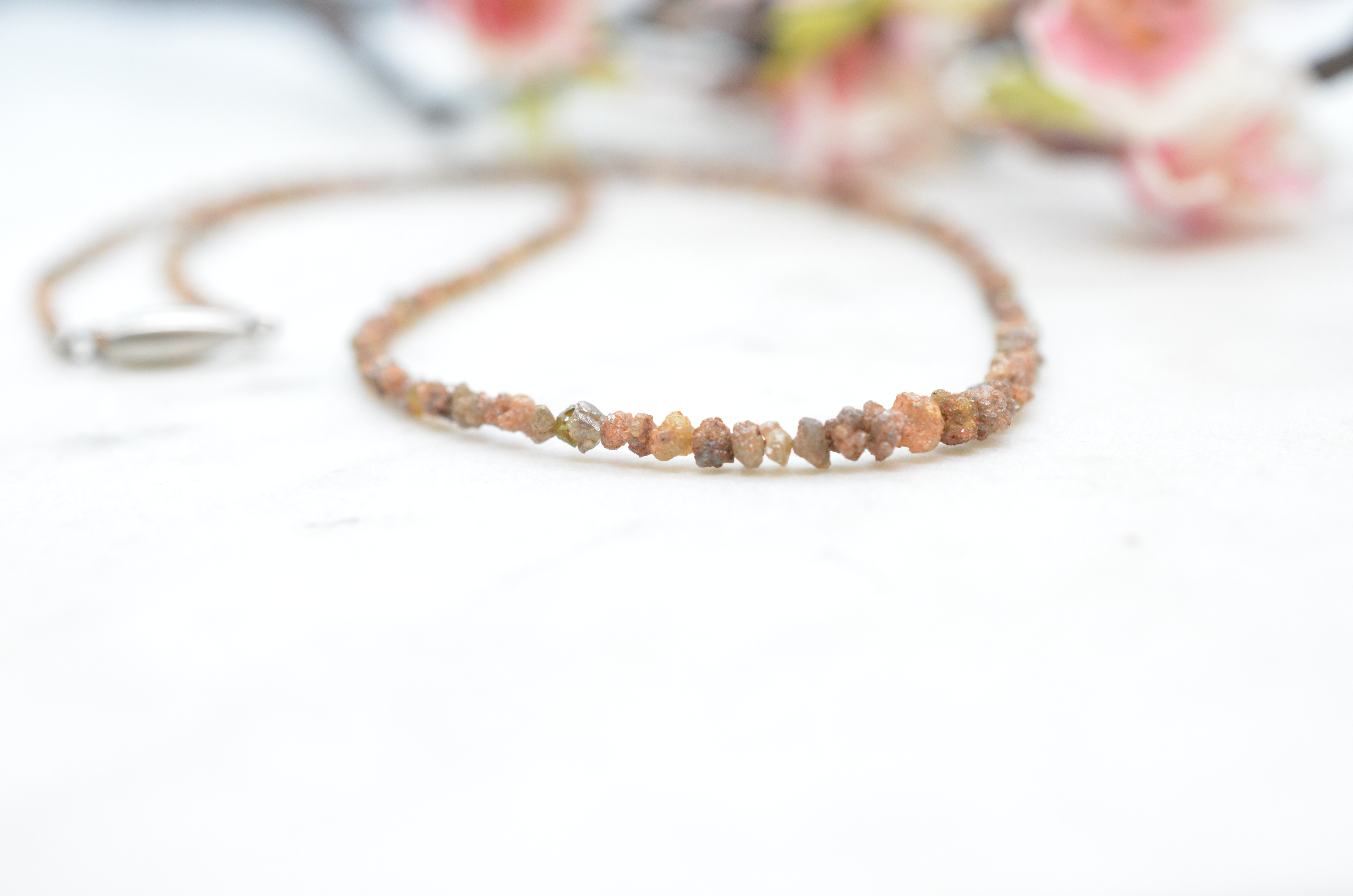 Dosed necklace with rough diamonds - 3