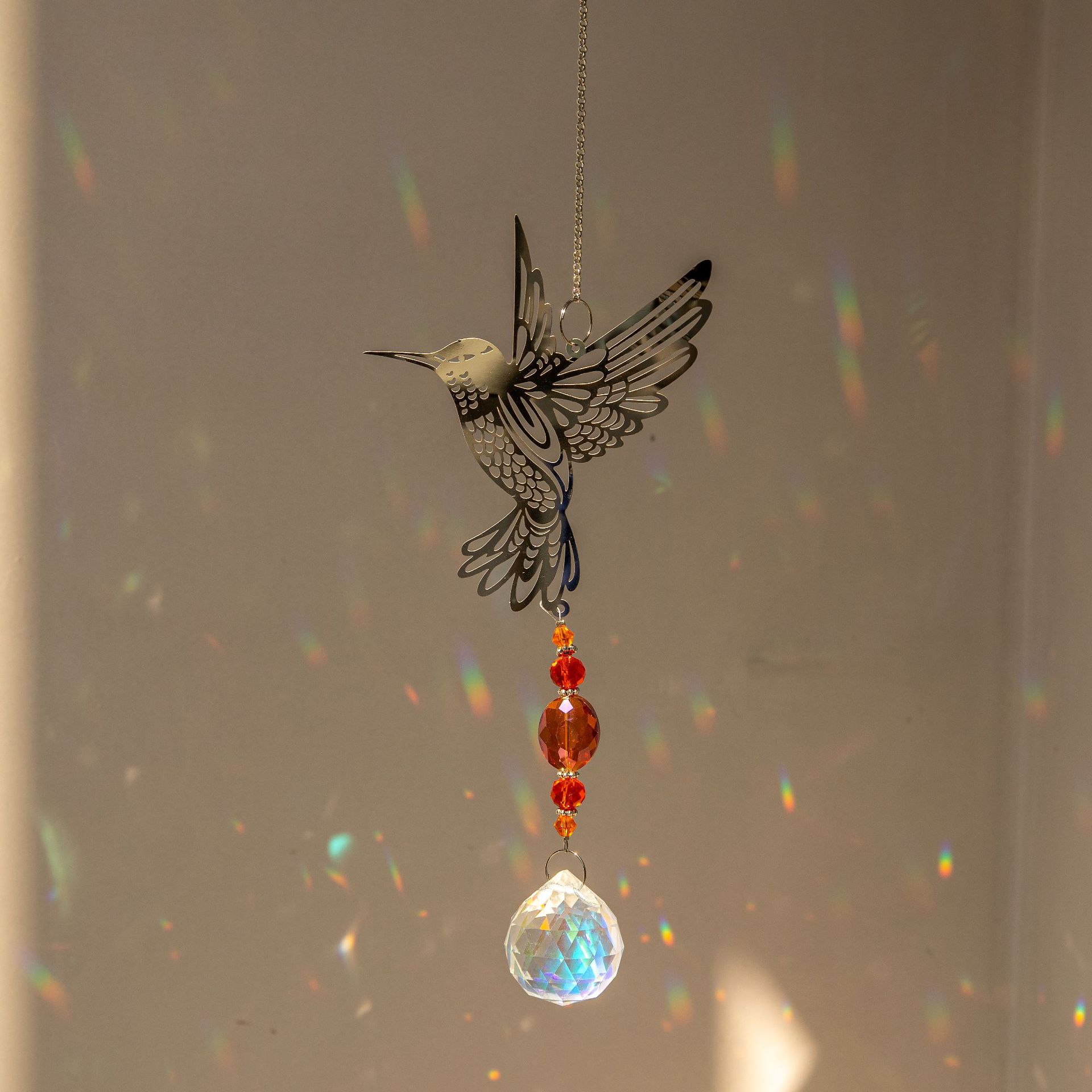 Fönsterhänge med Prismor - Kolbri med regnbågen kristaller