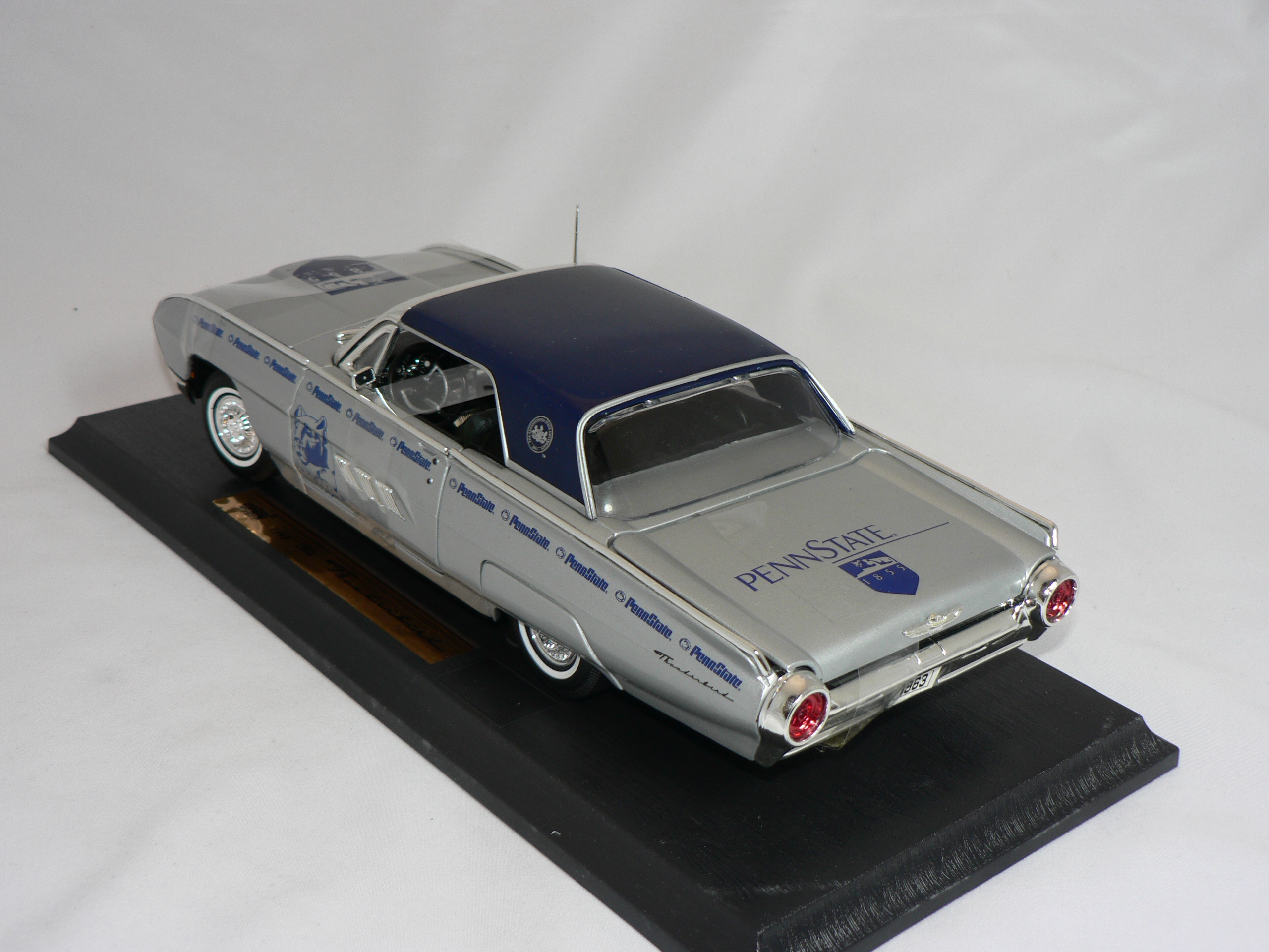 Ford Thunderbird  1963  1:18  Anson - 2