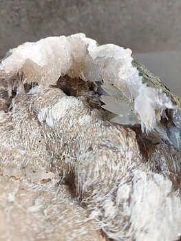 Kalcedon Kluster ( Hair agate) 