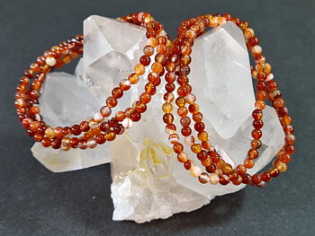 Röd Bandagat Armband - 4mm Pärlor