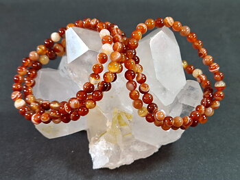 Röd Bandagat Armband - 6mm Pärlor