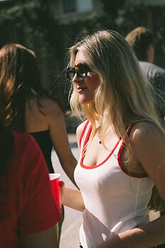 Ringer tank top i 70-talsfärger vit