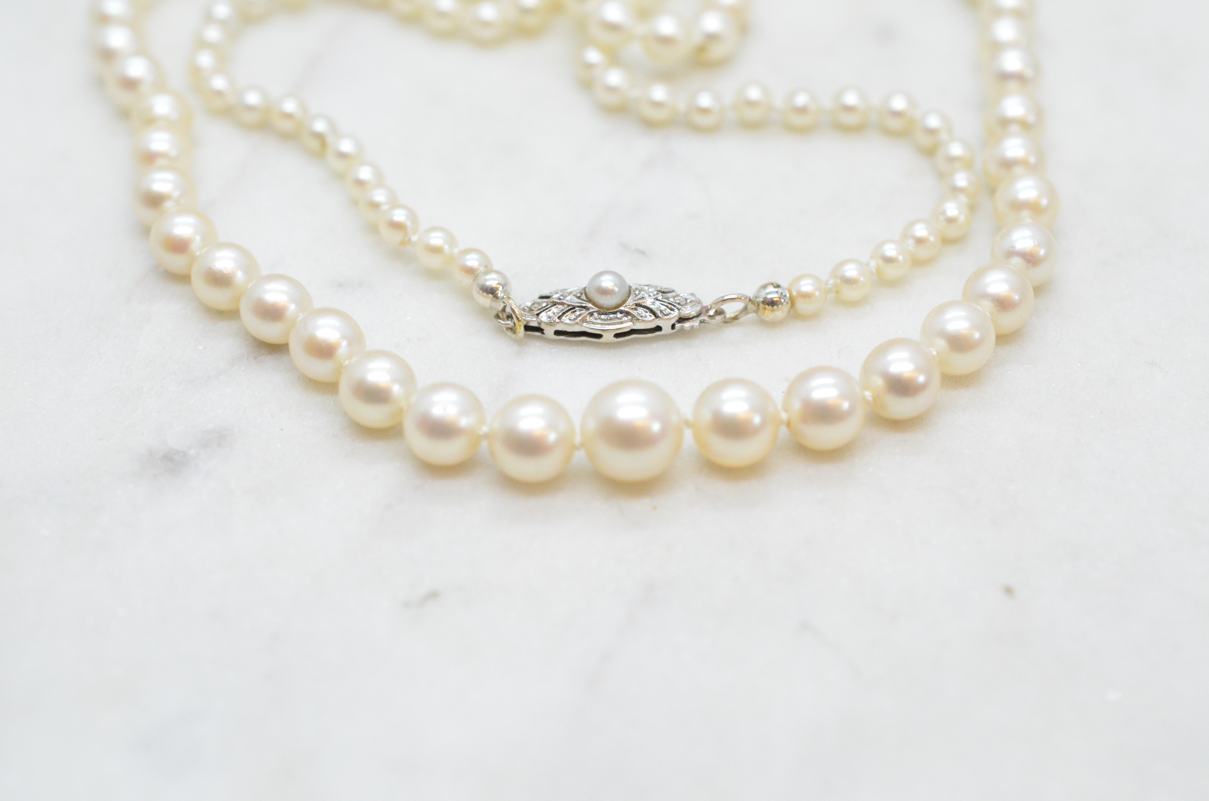 Vintage dosed pearl necklace with cultured freshwater pearls and silver clasp - 3