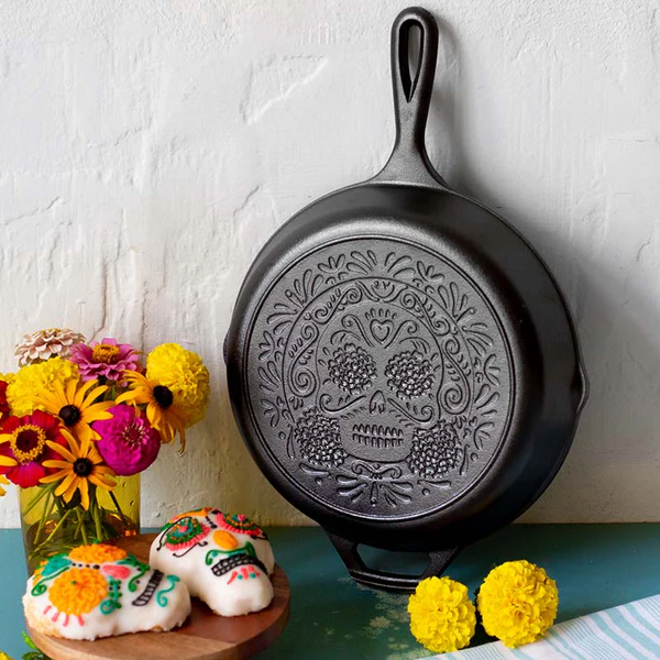 Lodge Seasoned Cast  Iron Sugar Skull Skillet