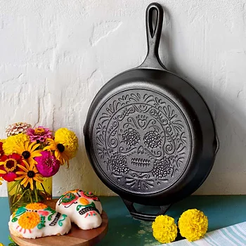 Lodge Seasoned Cast  Iron Sugar Skull Skillet