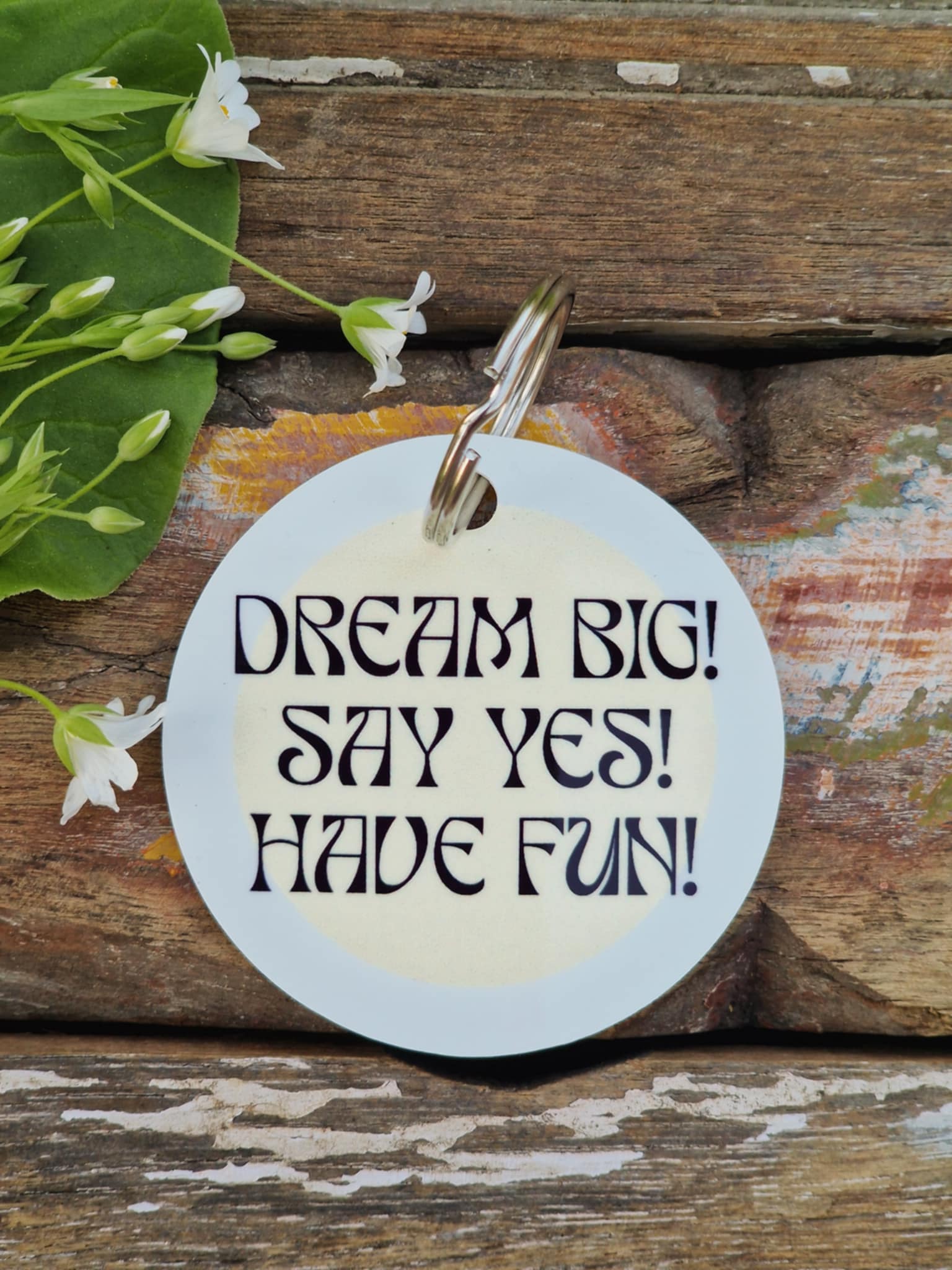 Nyckelring  "Grattis till studenten! Dream big! Say yes! Have fun!"