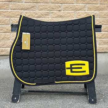 EQUILINE HOPPSCHABRAK MED E-LOGGA BLACK E47 YELLOW-GL.BLACK P49
