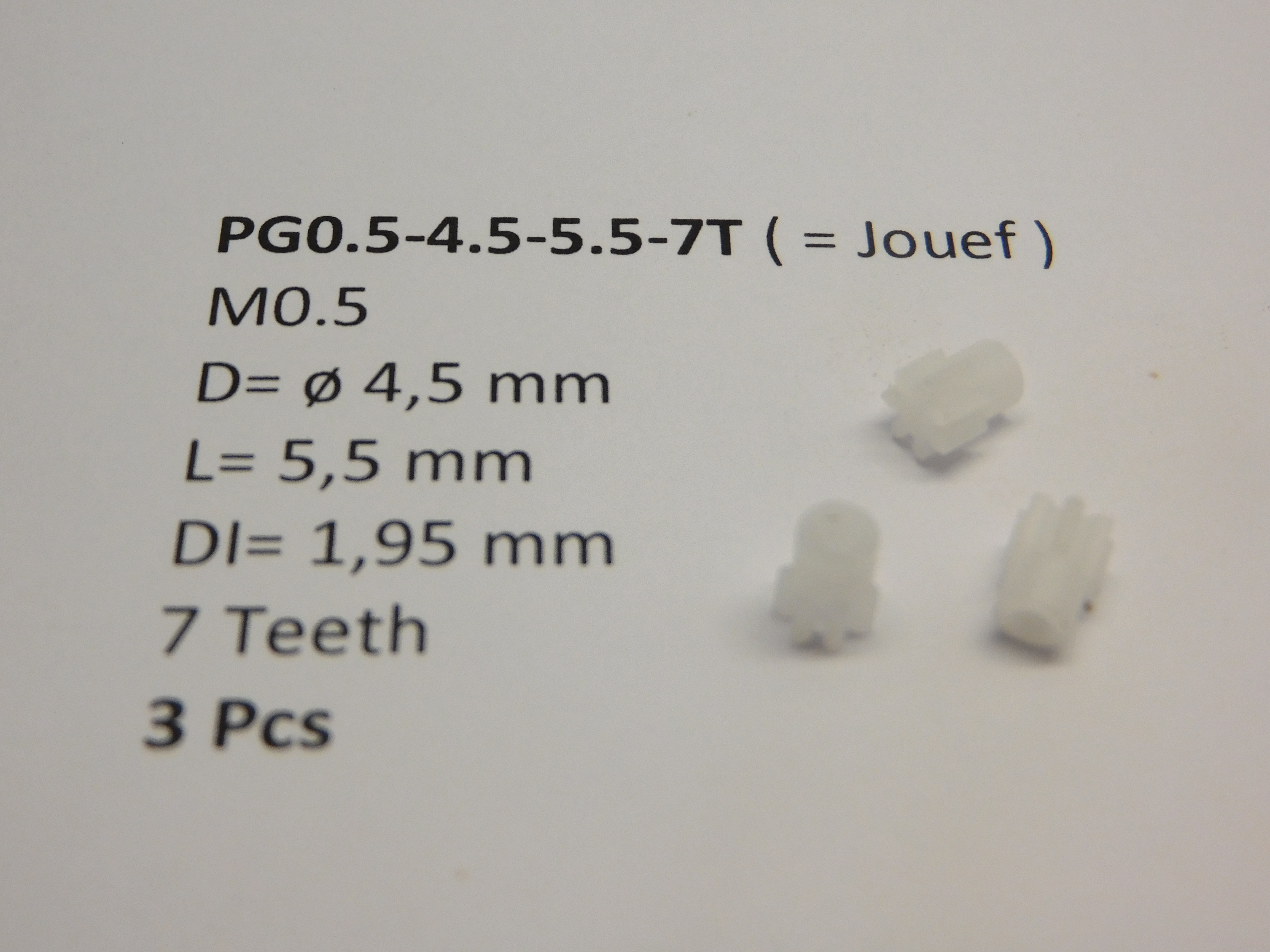 Drev i plast M0.5 D=ø4.5 L=5.5