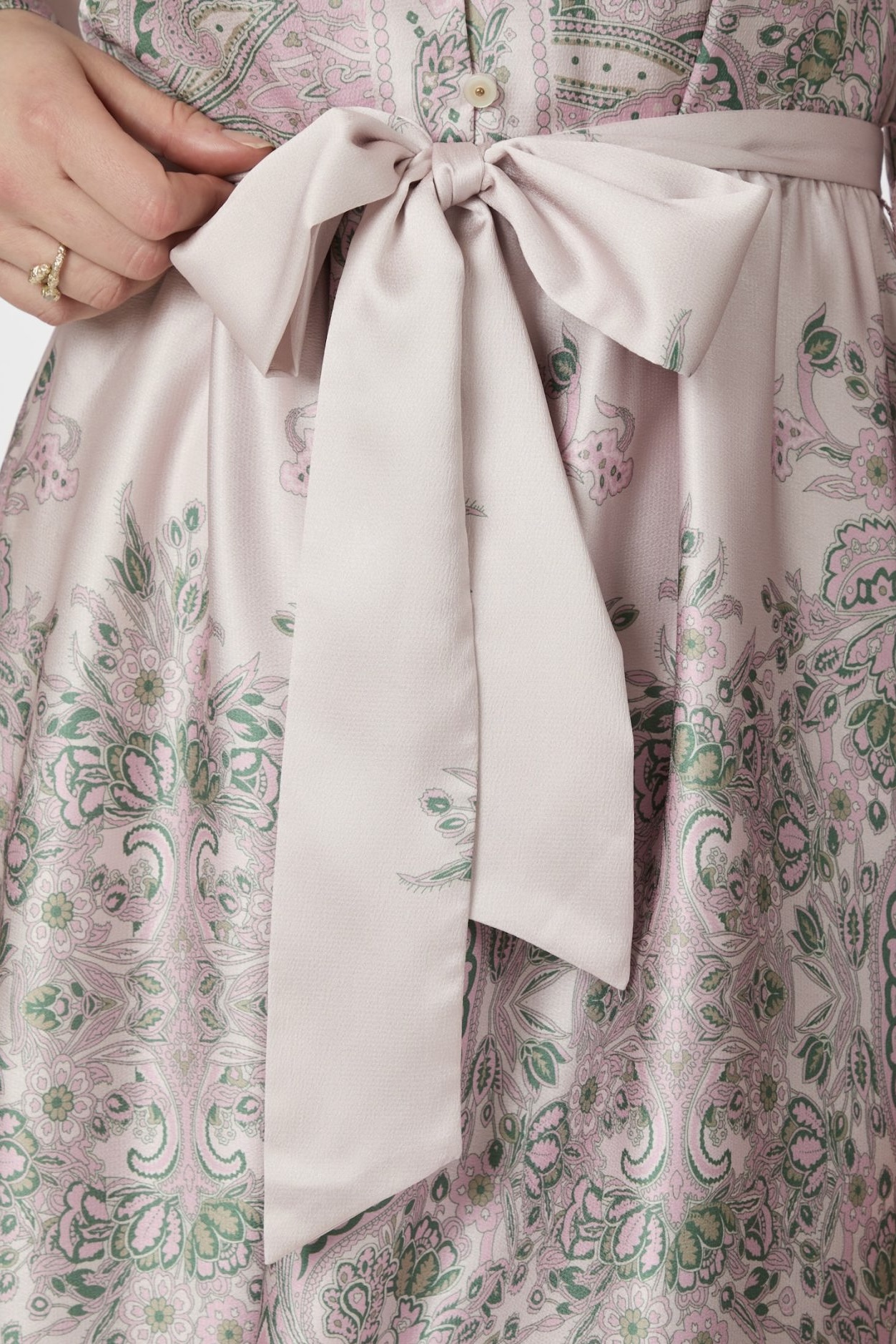 Neo Noir  - Nova Paisley Border Dress Rose - 3