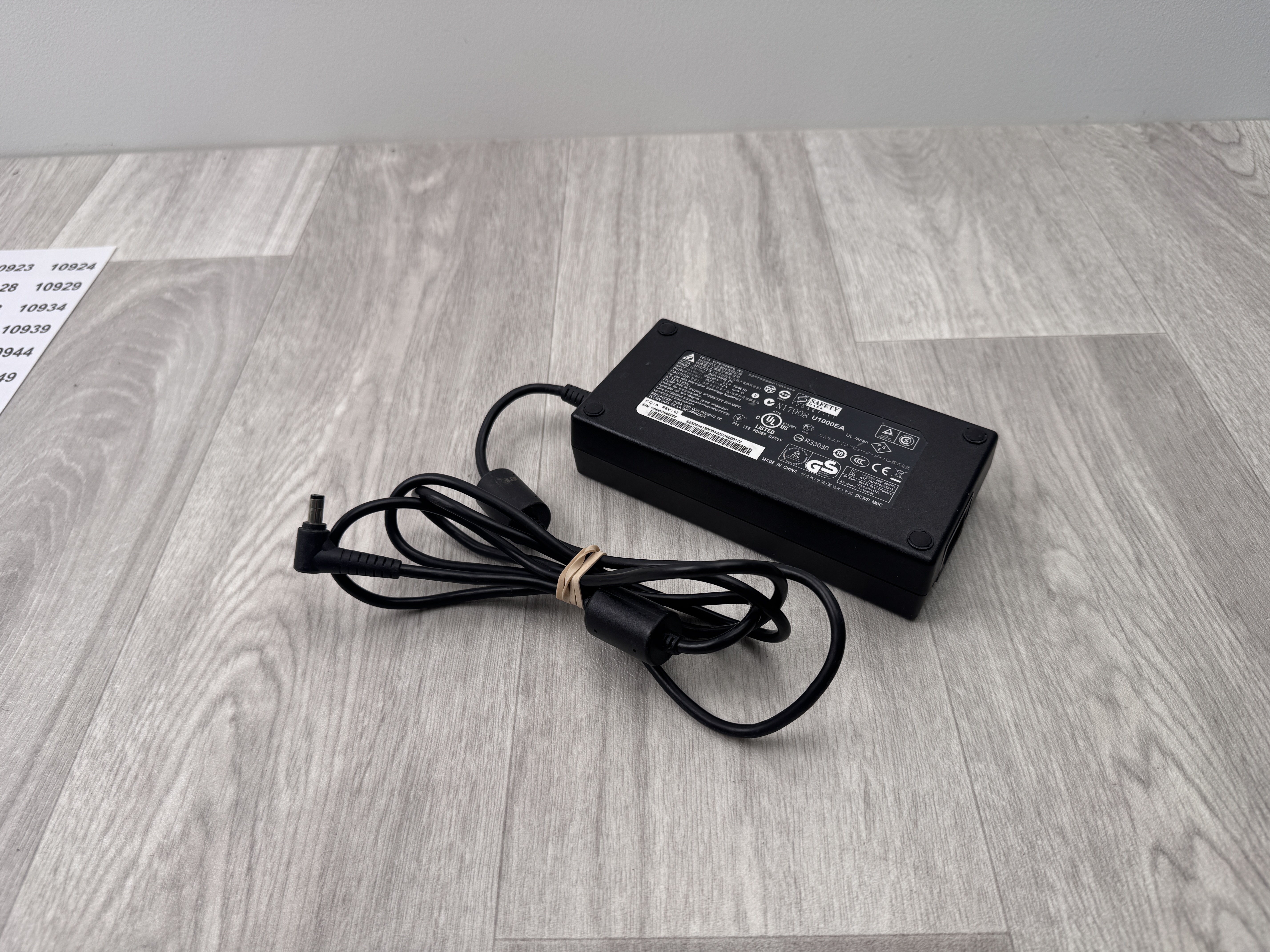 Original 180W MSI Laddare AC Adapter ADP-180NB BC 19.5V 9.2A 5.5x2.5mm Delta Electronics