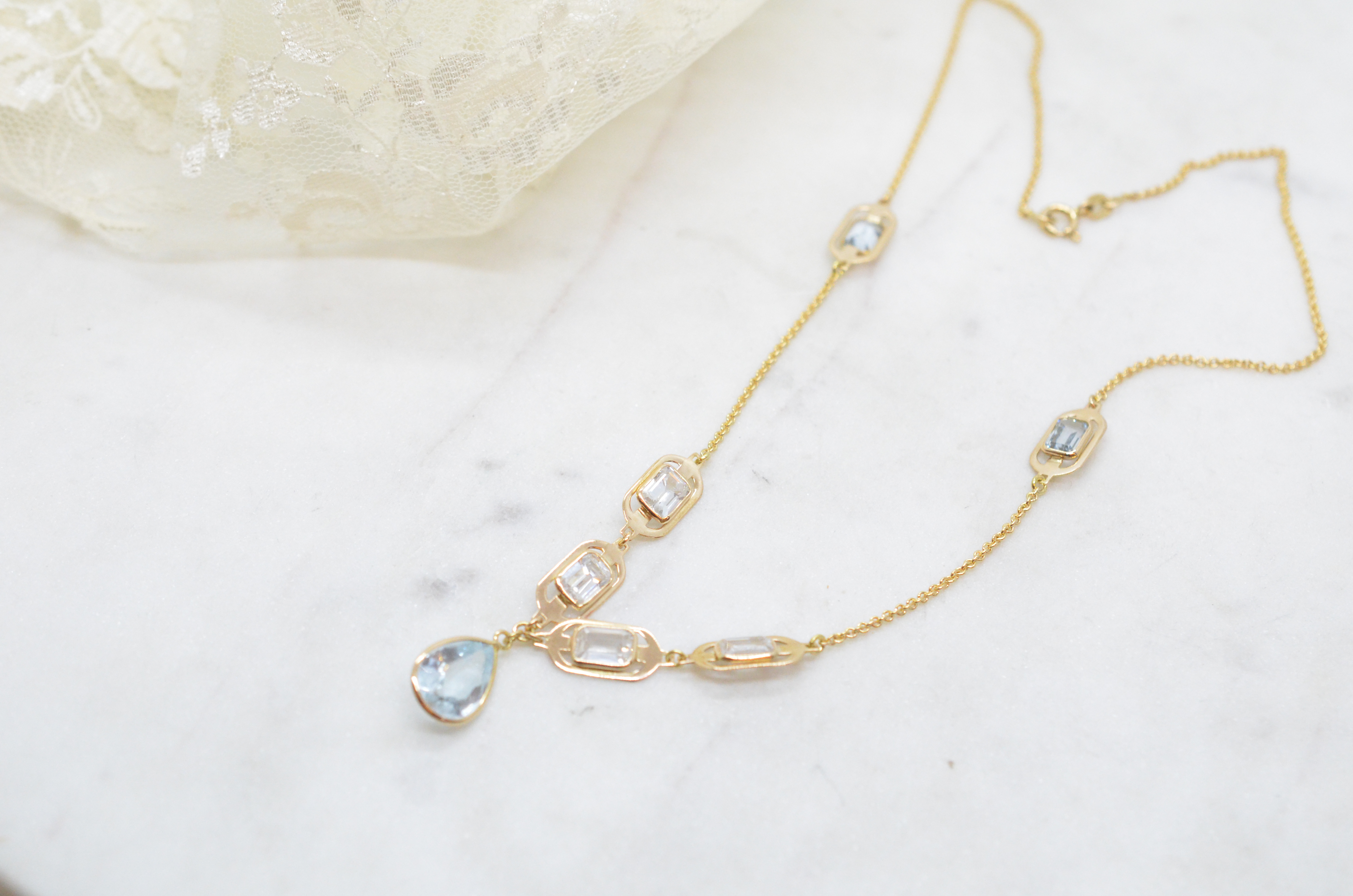 Vintage 18k necklace with light blue stones - 3